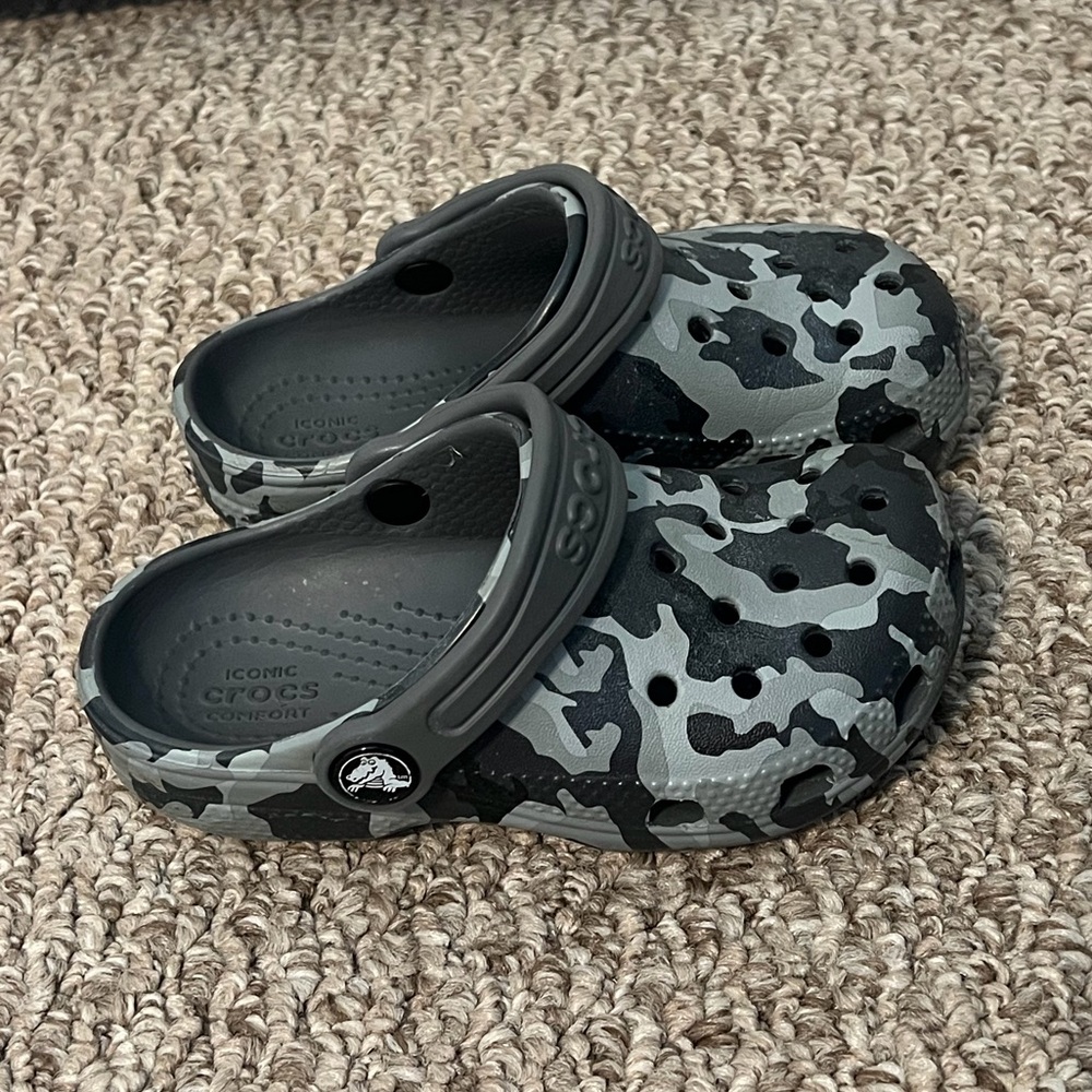 CROCS Kids Black/Gray camo